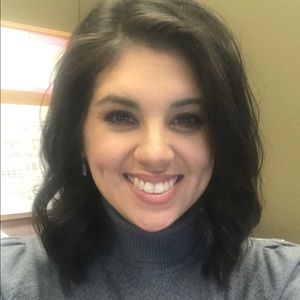 Meet your Posher, Leticia